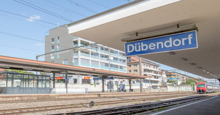 bahnhof_duebi